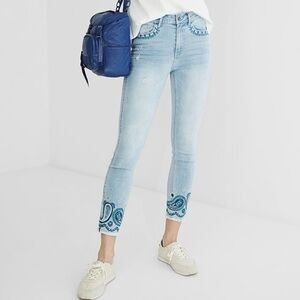 Desigual cropped embroidered boho jeans size 31